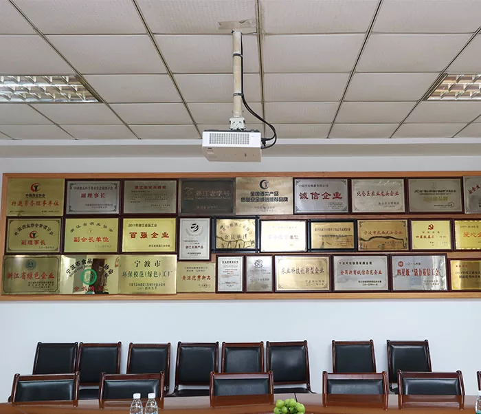 अला ओल्ड वाईनने अनेक अधिकृत प्रमाणपत्रे आणि सन्मान जिंकले आहेत अला ओल्ड वाईनने अनेक अधिकृत प्रमाणपत्रे आणि सन्मान जिंकले आहेत